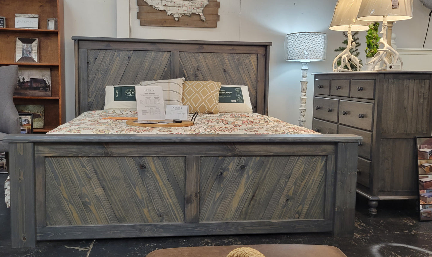 Harvest Style Traditional Bed