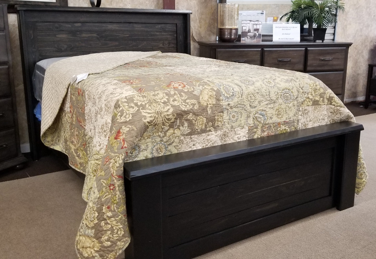 Carlisle Style Traditional Bed