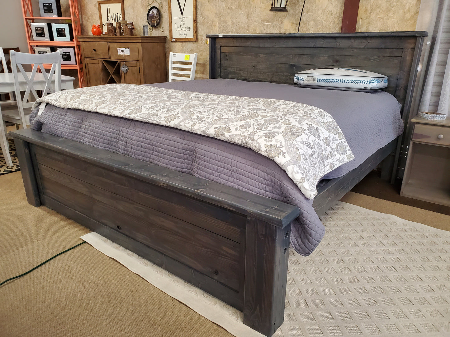 Carlisle Style Traditional Bed