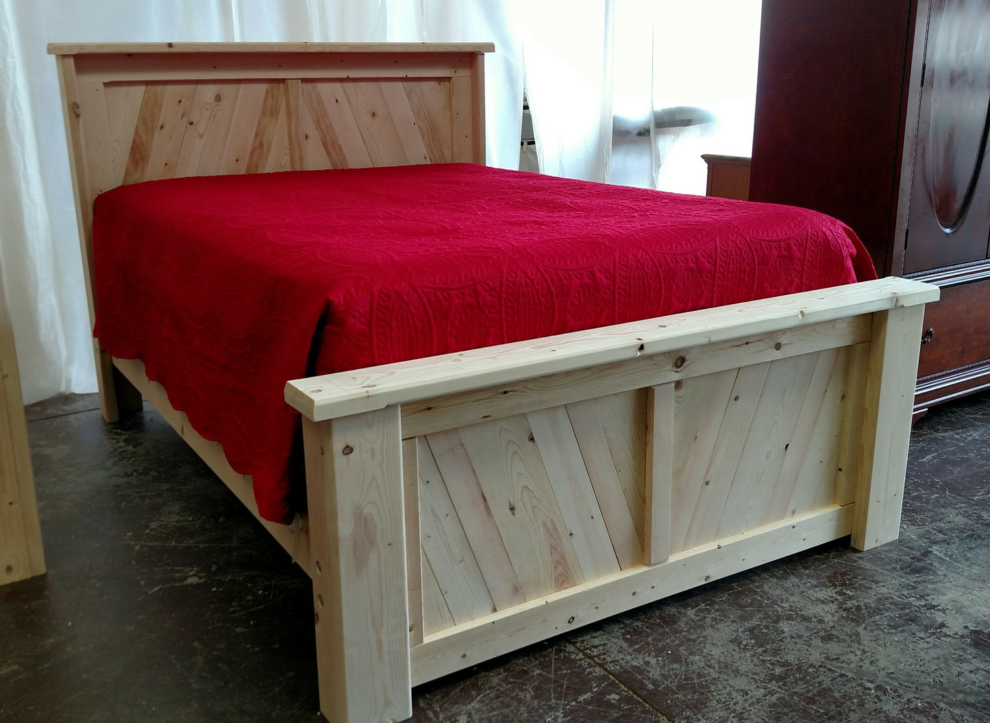 Harvest Style Traditional Bed